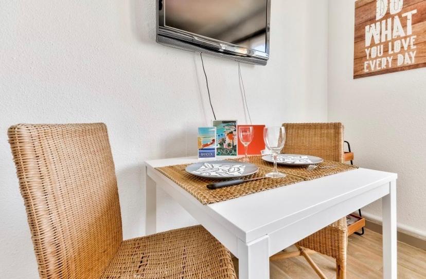 Studio Avec Piscines A 500M De La Plage Bandol Exteriör bild